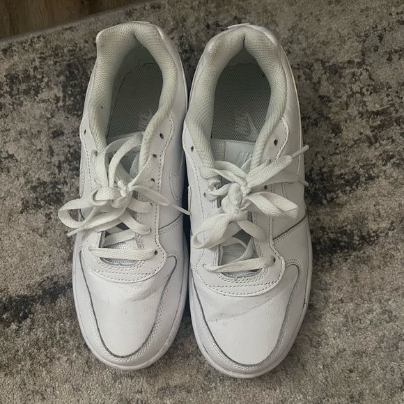 size 7 - Picture 2 of 3